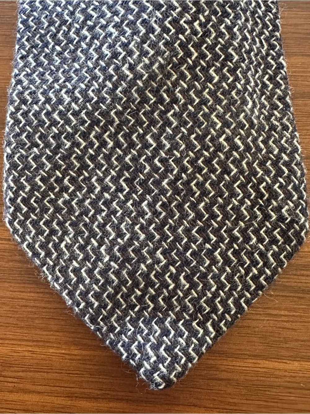 BOSS Hugo Boss Black and Cream Woven Knit Scarf